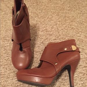 Unlisted Brown Heels